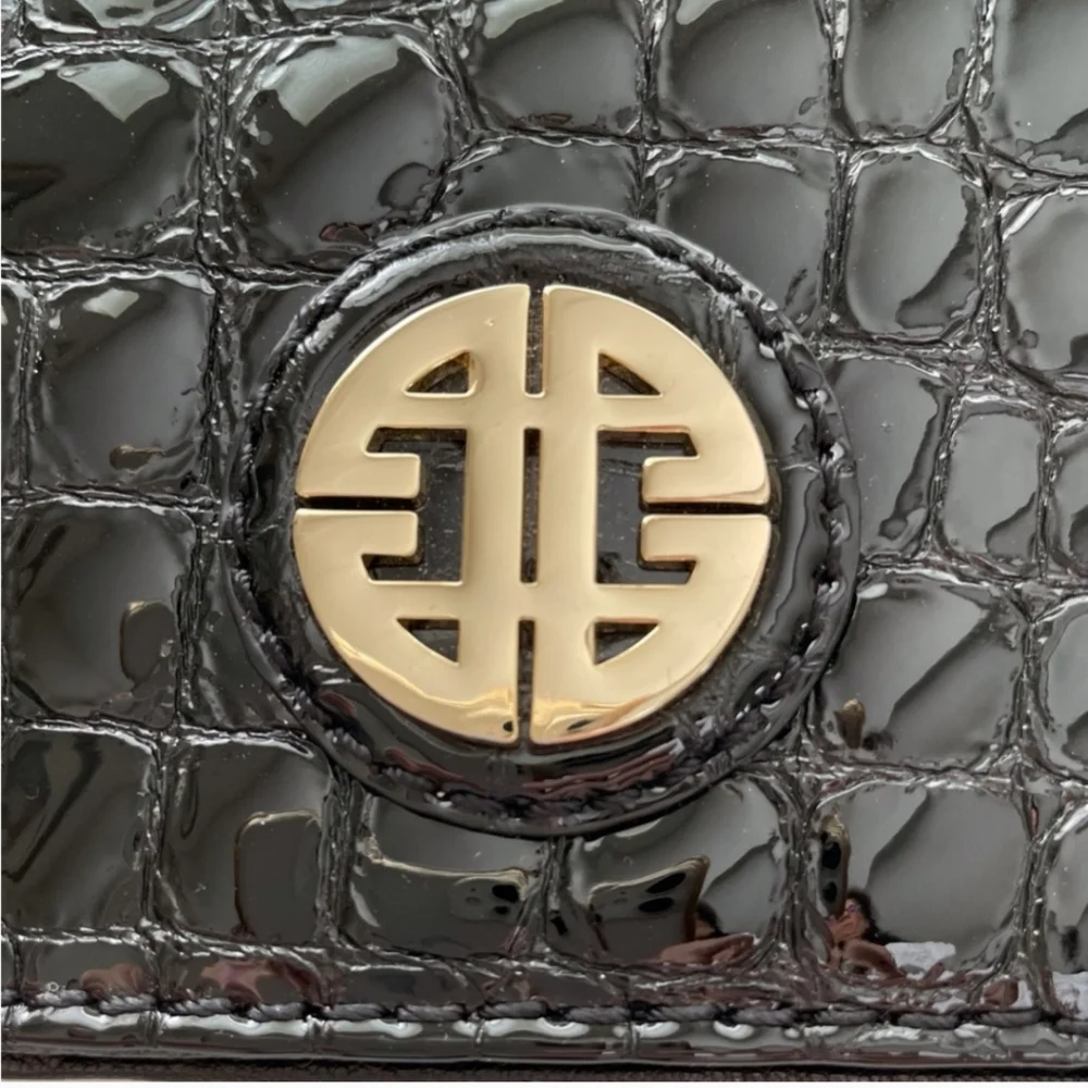 Antonio Melani Black Crocodile Leather Clutch Purse Gold Chain Magnetic Closure